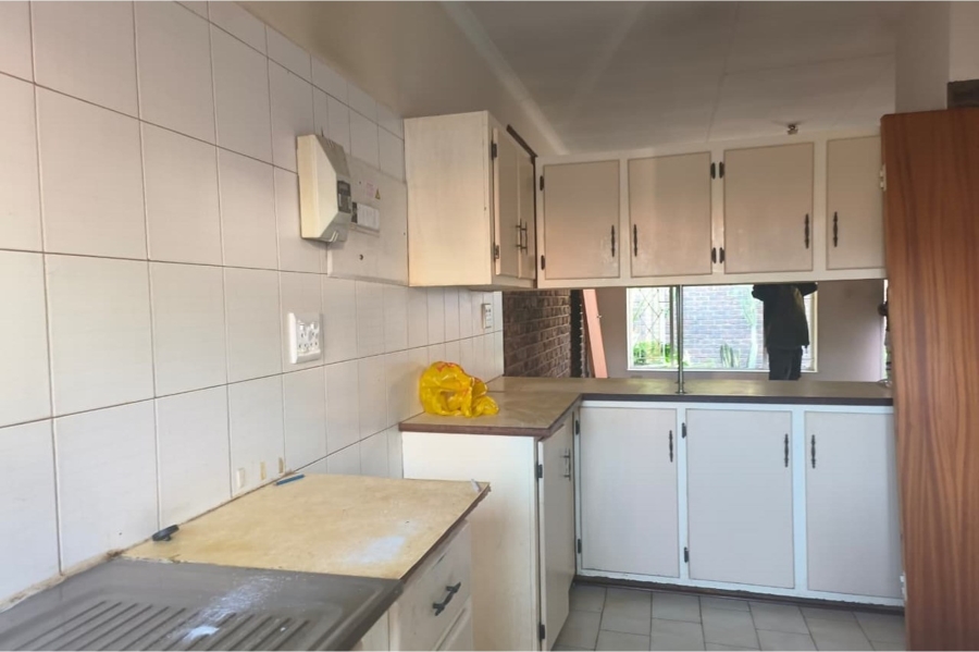 To Let 2 Bedroom Property for Rent in Oos Einde North West